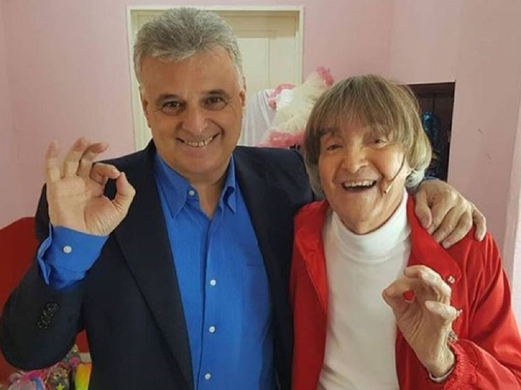 El fallecido Daniel Comba, aquí junto a Carlitos Balá