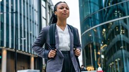 La exitosa serie británica regresa en el mes de agosto, con estreno en simultáneo en la plataforma y en la señal de cable HBO