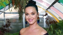 Katy Perry deslumbra tanto arriba como debajo del escenario y en distintas alfombras rojas. Katy Perry deslumbra tanto arriba como debajo del escenario y en distintas alfombras rojas.