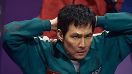 Lee Jung Jae luce muy distinto a como se ve en la serie.