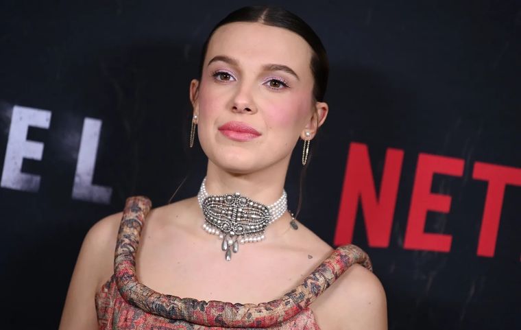 Millie Bobby Brown llevará a la pantalla su novela publicada en 2023.