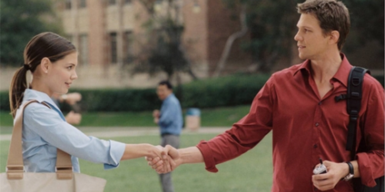 Protagonizada por Katie Holmes, Michael Keaton y Marc Blucas. Protagonizada por Katie Holmes, Michael Keaton y Marc Blucas.