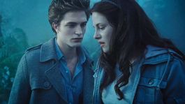 Robert Pattinson y Kristen Stewart en la película Crepúsculo (2008)