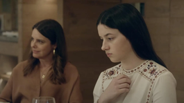 Los domingos fue escrita y dirigida por Alauda Ruiz de Azúa. Los domingos fue escrita y dirigida por Alauda Ruiz de Azúa.