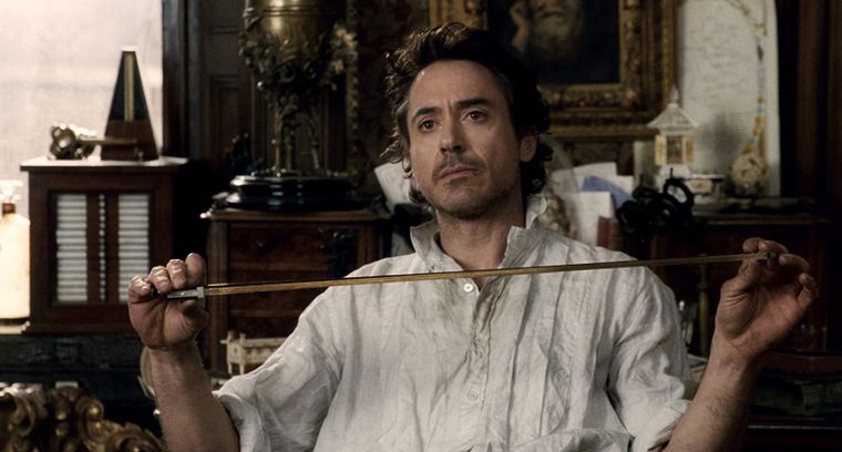 Robert Downey Jr. como Sherlock Holmes
