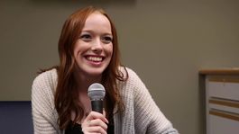 Amybeth McNulty publicó una foto donde está tocando la guitarra y despertó los rumores