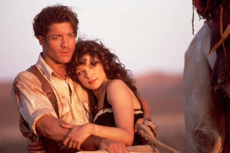 Brendan Fraser y Rachel Weisz en La Momia