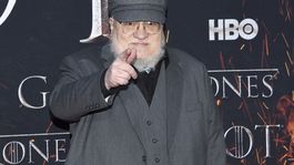 buenas noticias para los fans de game of thrones: george r.r. martin firmo un exclusivo con hbo