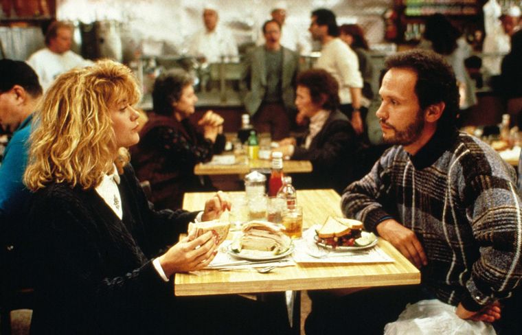 Billy Crystal y Meg Ryan en Cuando Harry conoció a Sally. Billy Crystal y Meg Ryan en Cuando Harry conoció a Sally.
