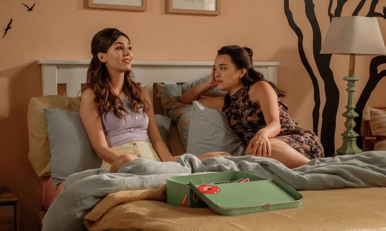 Más allá de la fiesta es una comedia romántica que está en la plataforma de streaming.