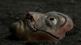 la casa de papel: el secreto que ha guardado el profesor y que ha servido de inspiracion para el resto