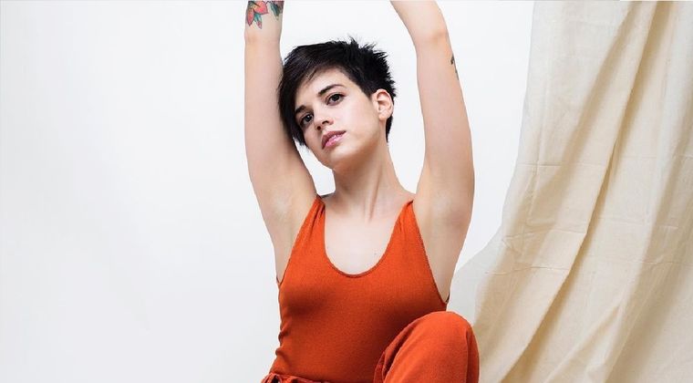 Samantha Acuña es una modelo y actriz que debutó en la serie de Netflix, Control Z.