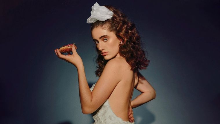 Rachel Senott protagoniza Shiva Baby, dirigida por Emma Seligman.