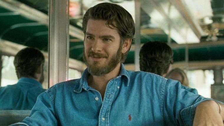 Andrew Garfield vuelve a trabajar con Luca Guadagnino, nuevamente como un personaje cuestionable. Andrew Garfield vuelve a trabajar con Luca Guadagnino, nuevamente como un personaje cuestionable.