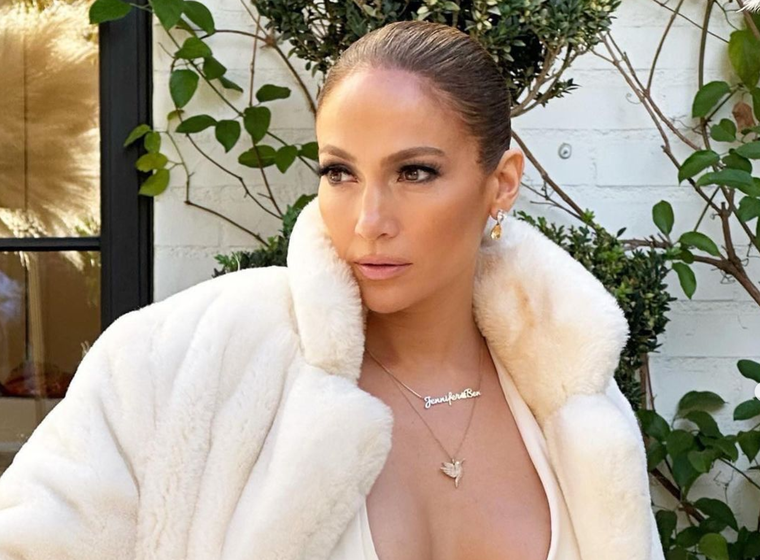 Era cuestión de tiempo para que en algún momento apareciera alguien igual a Jennifer Lopez