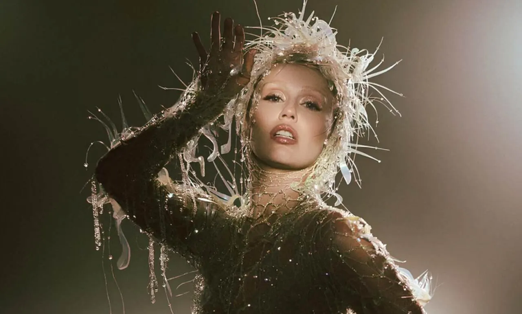 La cantante presenta un nuevo proyecto basado en su nuevo álbum, Something Beautiful. La cantante presenta un nuevo proyecto basado en su nuevo álbum, Something Beautiful.