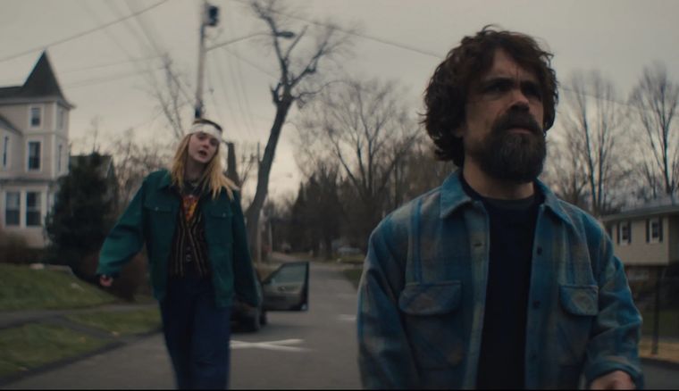 Peter Dinklage y Elle Fanning protagonizan Ahora estamos solos (2018).