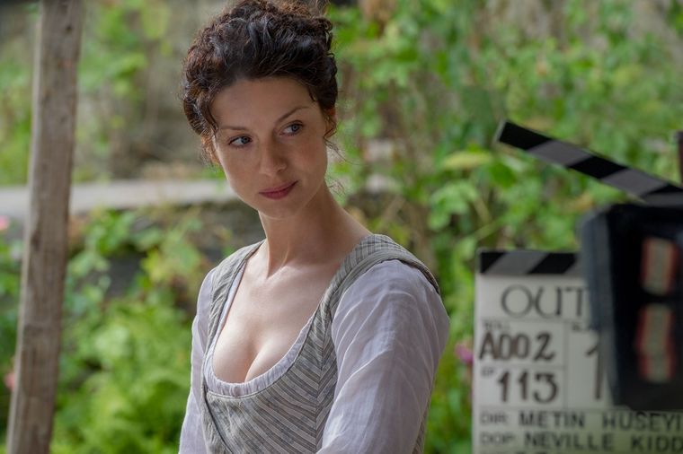 Caitriona Balfe como Claire