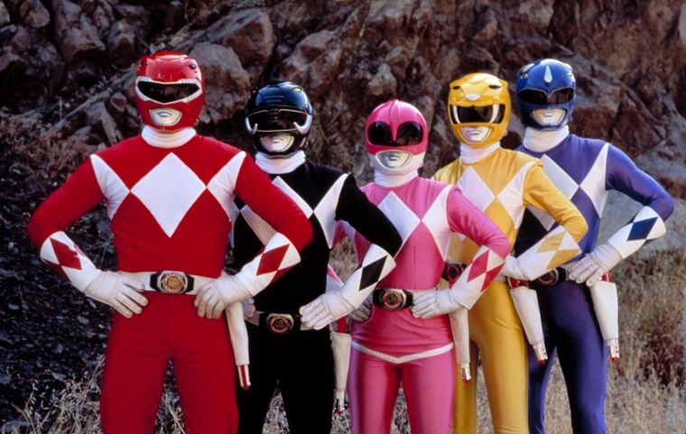 El proyecto que Netflix tenía para esta nueva era de los Power Rangers contaba con Dacre Montgomery, Naomi Scott y Becky G, como los Rangers rojo, rosa y amarillo. El proyecto que Netflix tenía para esta nueva era de los Power Rangers contaba con Dacre Montgomery, Naomi Scott y Becky G, como los Rangers rojo, rosa y amarillo.