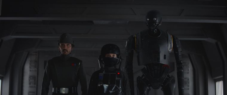 Cassian Andor, Jyn Erso y K-2SO, los protagonistas de Rogue One