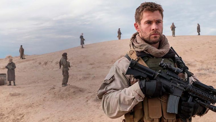Chris Hemsworth es un soldado norteamericano en una peligrosa misión