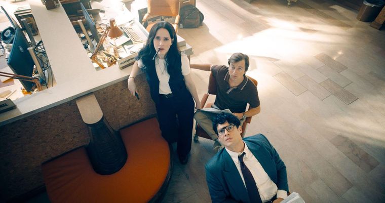 Lois Lane, Jimmy Olsen y Clark Kent en el Daily Planet.