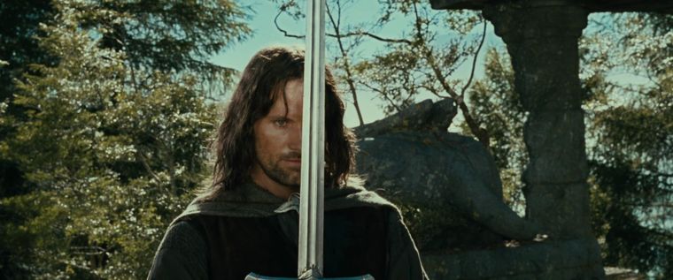 El-Señor-de-los-Anillos-comunidad-Aragorn-sword-Viggo-Mortensen