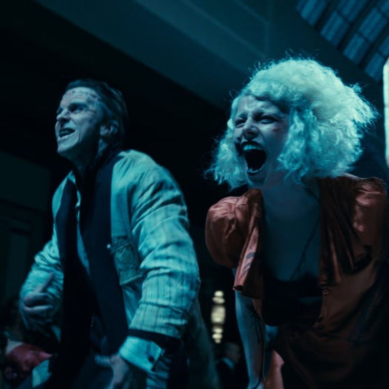 Si bien en el final Frankenstein y su novia mueren, una decisión de la Dra. Euphronious parecería revivir a los amantes errantes, cerrando este drama de terror con un giro hacia el romance. Si bien en el final Frankenstein y su novia mueren, una decisión de la Dra. Euphronious parecería revivir a los amantes errantes, cerrando este drama de terror con un giro hacia el romance.