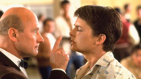 Michael J. Fox y James Tolkan en la primera entrega de Volver al Futuro. Michael J. Fox y James Tolkan en la primera entrega de Volver al Futuro.