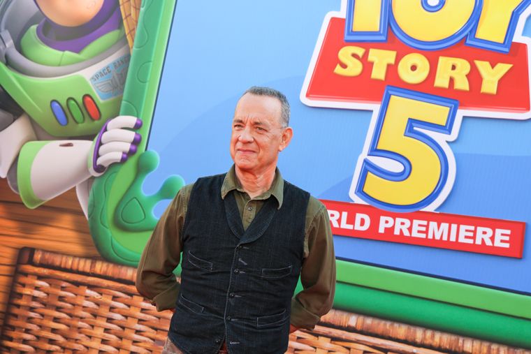Tom Hanks llegó a la franquicia en 1997 para ponerle voz a Woody.