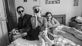 Nouvelle Vague está protagonizada por Guillaume Marbeck y Zoey Deutch﻿.