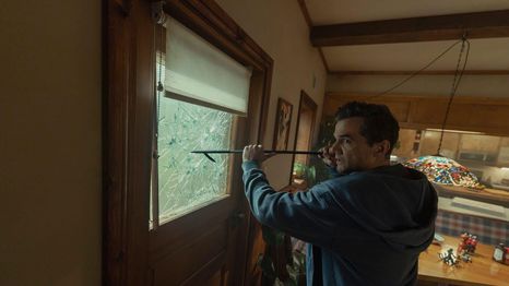 Wagner Moura, una de las estrellas del nuevo thriller de ciencia ficción de Netflix.