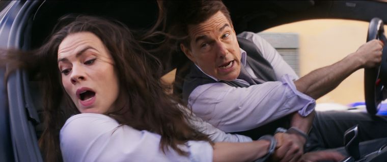 Tom Cruise se luce en una nueva escena de riesgo