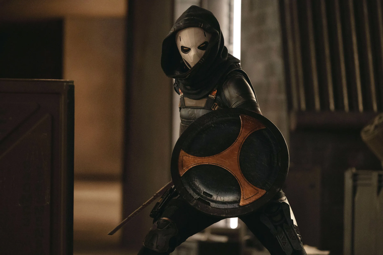 Taskmaster (Olga Kurylenko) muere a manos de Fantasma (Hannah John-Kamen), apenas unos segundos después de aparecer en pantalla. Taskmaster (Olga Kurylenko) muere a manos de Fantasma (Hannah John-Kamen), apenas unos segundos después de aparecer en pantalla.