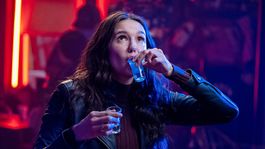 La comedia romántica de Netflix que te hará reflexionar sobre la veracidad de la apps de cita