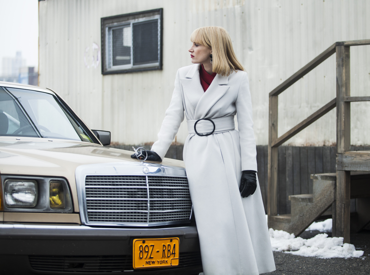 Jessica Chastain portadora de gran elegancia y sofisticación en A Most Violent Year. Jessica Chastain portadora de gran elegancia y sofisticación en A Most Violent Year.