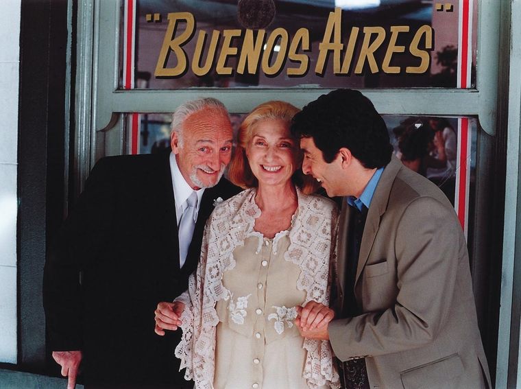 Rafael y sus padres, en uno de los momentos más emotivos de la película