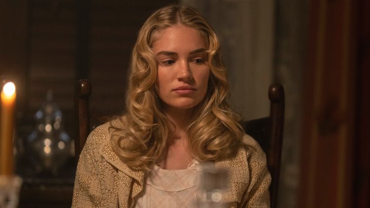 Michelle Randolph interpreta a Elizabeth Strafford en 1923 Michelle Randolph interpreta a Elizabeth Strafford en 1923