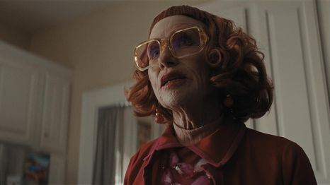 Gladys se convirtió en la figura más popular de la película Weapons.