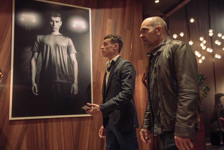 Código Emperador es una película de drama e intriga basada en hechos reales que se estrenó en el 2022