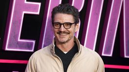 Que Ver | pedro pascal shutterstock