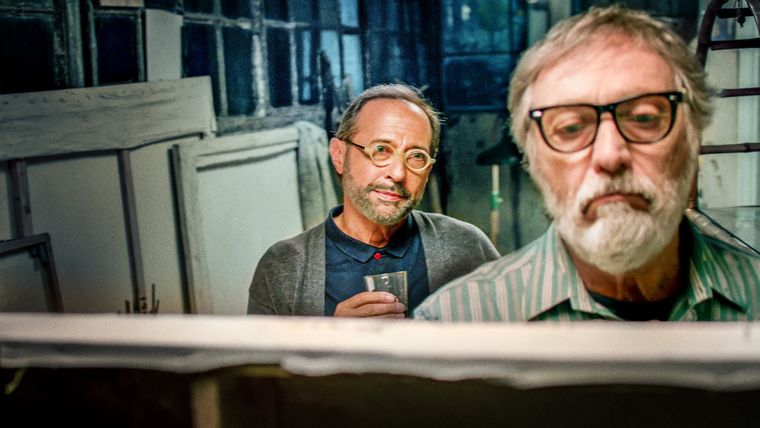 Guillermo Francella y Luis Brandoni en Mi obra maestra. Guillermo Francella y Luis Brandoni en Mi obra maestra.