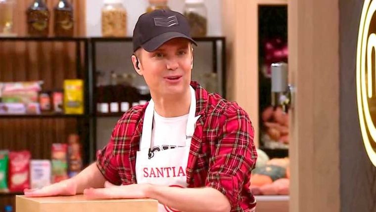 Santiago del Moro se puso el delantal y se probó en la cocina más famosa