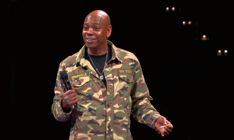 Dave Chappelle la rompe en su nuevo especial