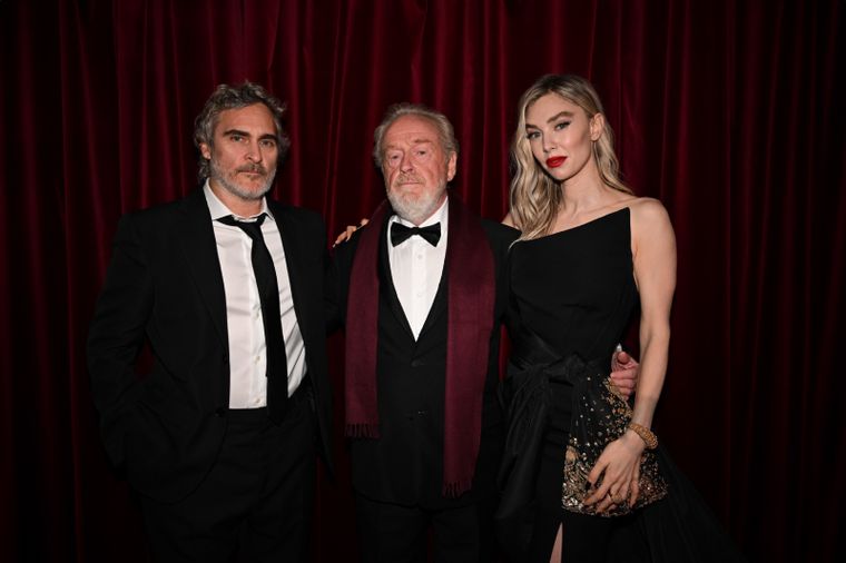 Tras su trabajo en Napoleón, Ridley Scott puso manos a la obra con The Dog Stars, título que fue confirmado en el 2024. Tras su trabajo en Napoleón, Ridley Scott puso manos a la obra con The Dog Stars, título que fue confirmado en el 2024.