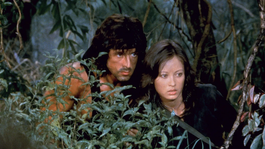 Julia Nickson junto a Sylvester Stallone en Rambo: First Blood Part II