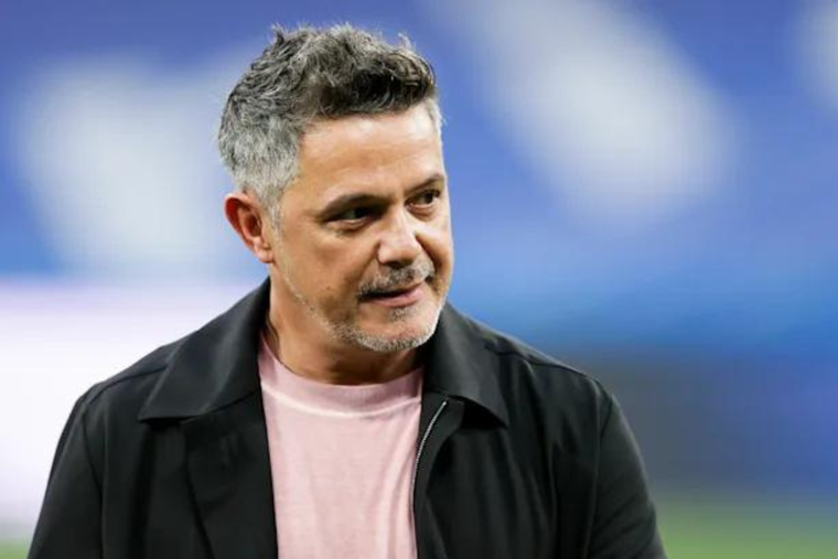Alejandro Sanz volvió a dar indicios de su salud mental