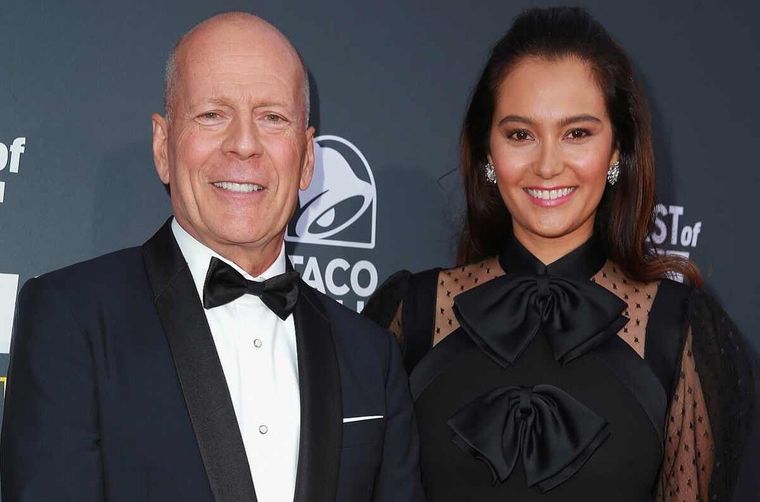 Bruce Willis junto a su esposa Emma Heming