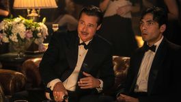 Brad Pitt y Diego Calva en Babylon