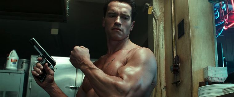 terminator-2-1991-arnold-schwarzenegger-naked-bar